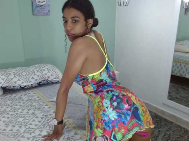 Live sex webcam photo for SalomePrice #271251901