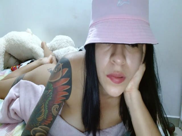 Live sex webcam photo for aleja_tatto #271243328