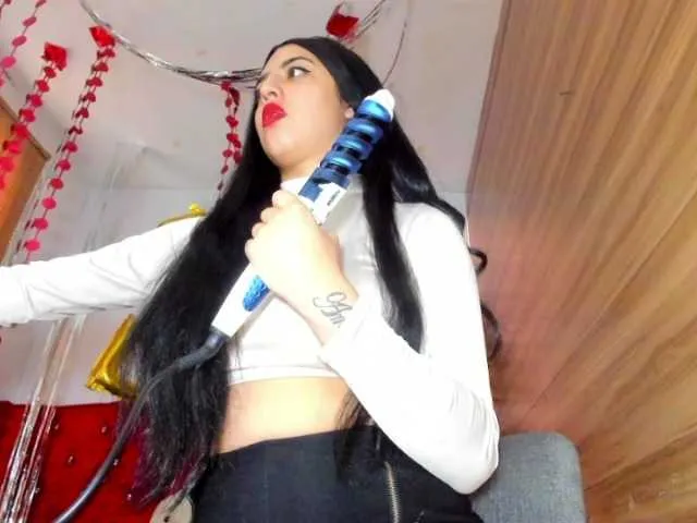 Live sex webcam photo for Colettelatina #271252195