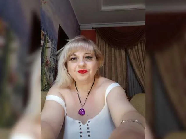 Live sex webcam photo for LanaSwet #271250773