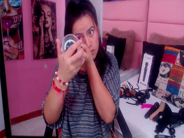 Live sex webcam photo for Emily_Defoe #271245377