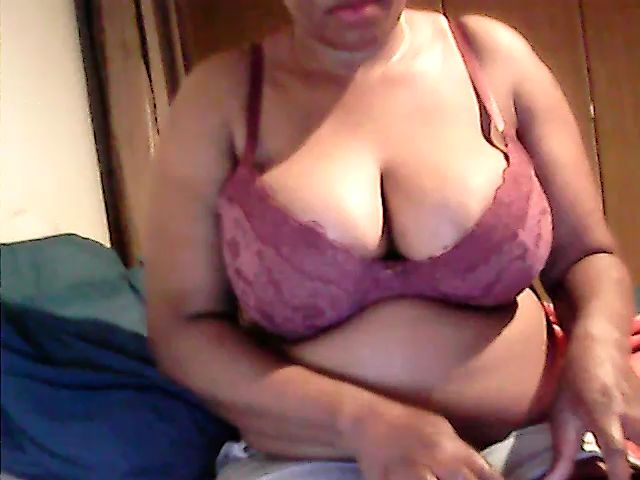 Live sex webcam photo for Crazygalx #271253519