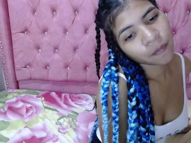 Live sex webcam photo for rose-rouse #271247523