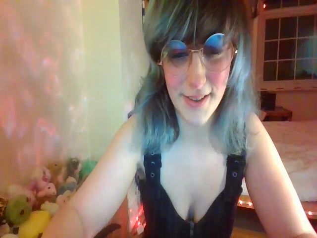 Live sex webcam photo for S_e_q_u_o_i_a #271253106