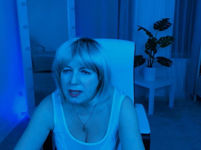 Live sex webcam photo for Samantha_Si #271250180