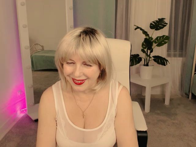 Live sex webcam photo for Samantha_Si #271250255