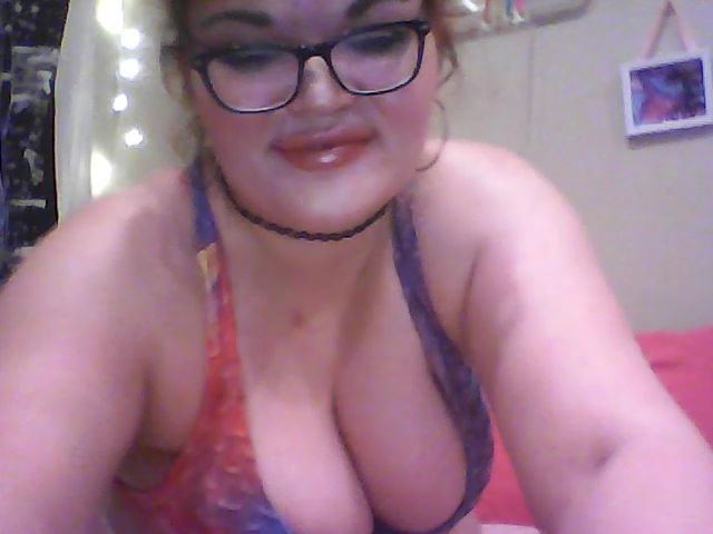 Live sex webcam photo for FoxyMoxee #271254572