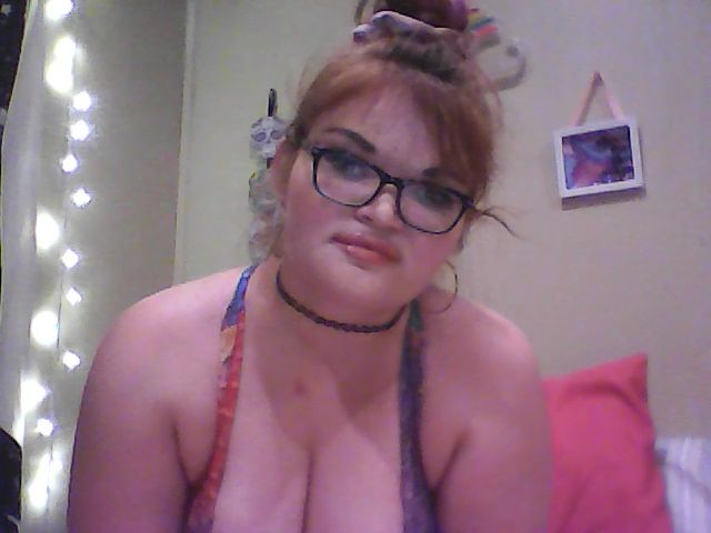 Live sex webcam photo for FoxyMoxee #271254635