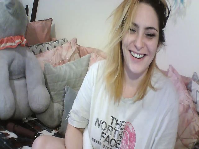 Live sex webcam photo for MissSandy95 #271248996