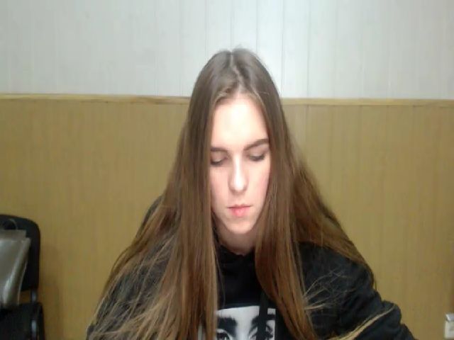 Live sex webcam photo for TessaLoveXX #271249861
