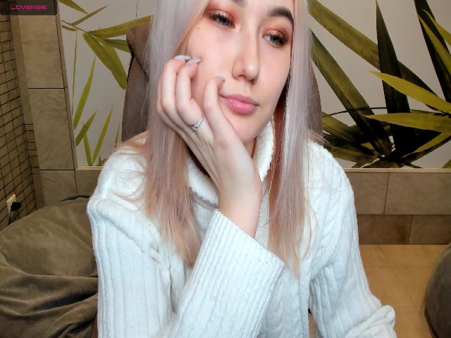 Live sex webcam photo for ReikoShi #271249674