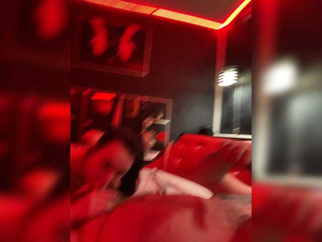 Live sex webcam photo for Bezumniye #271250728