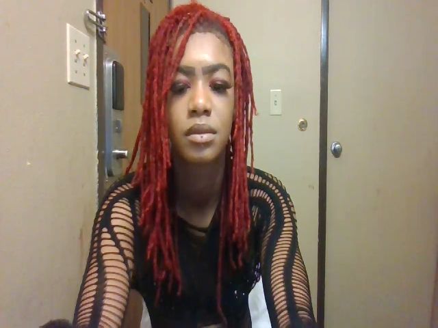 Live sex webcam photo for SexyCarmel34 #271248561