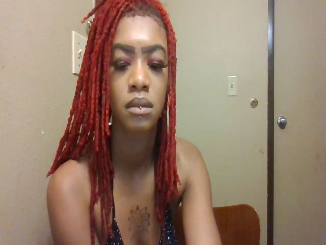 Live sex webcam photo for SexyCarmel34 #271249020