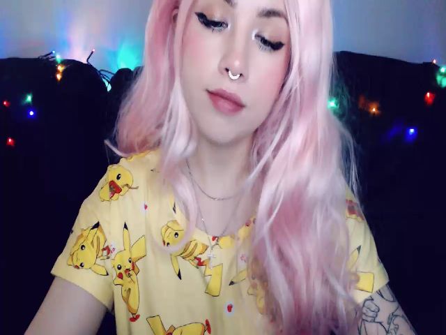 Live sex webcam photo for YUMMY_TIFFANI #271248658