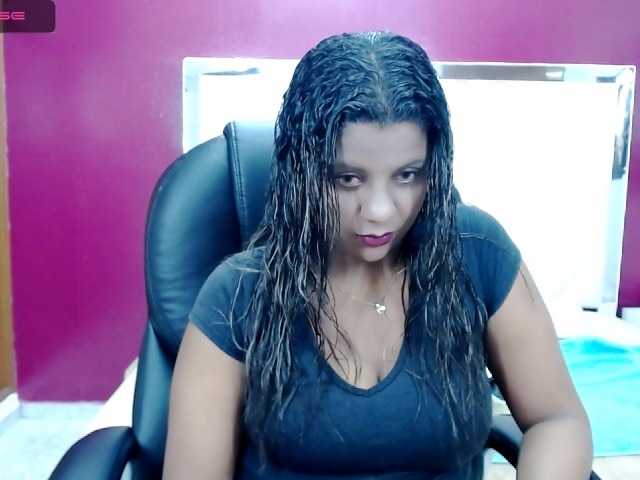 Live sex webcam photo for LuciaPaez #271241546