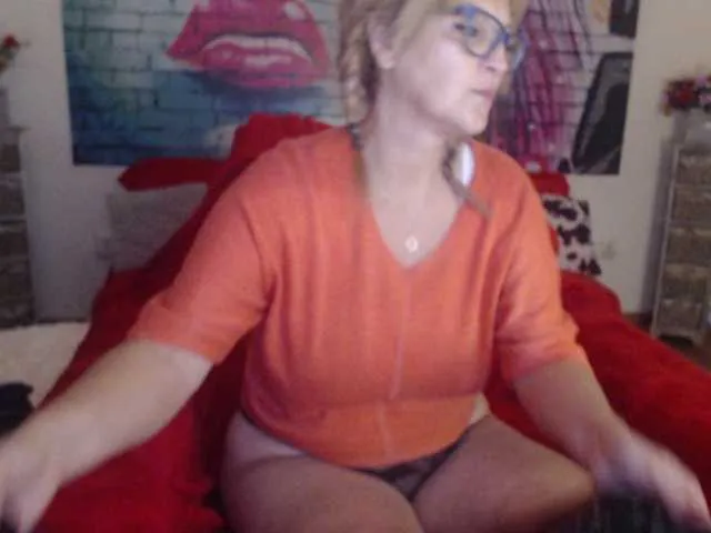 Live sex webcam photo for DivineBlond #287956775