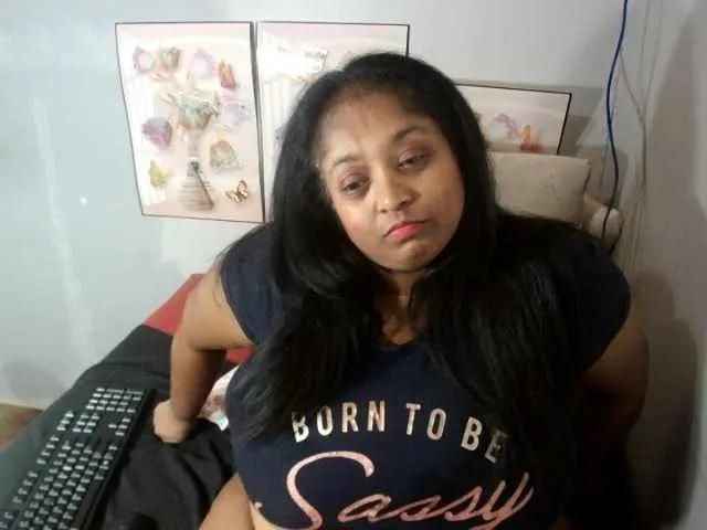 Live sex webcam photo for Indiantasha #287986248