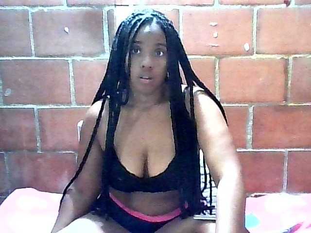 Live sex webcam photo for theblackbody1 #271255493