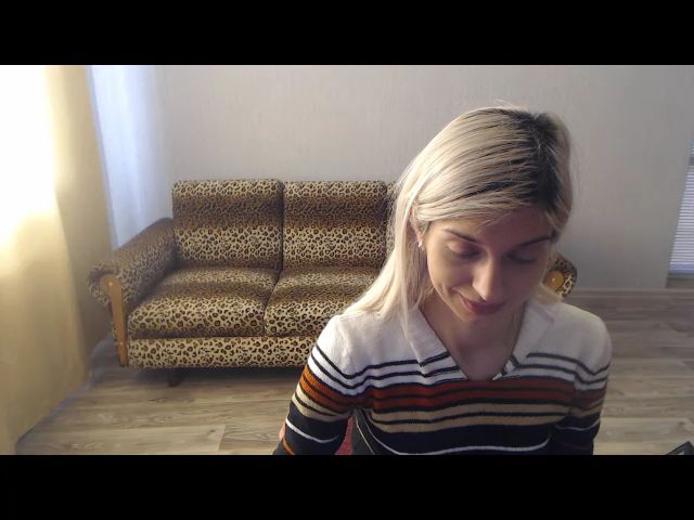 Live sex webcam photo for SexyBeatriice #271260085