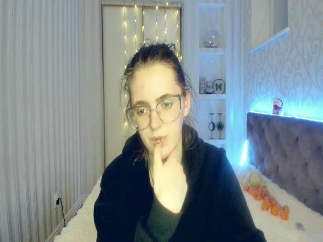 Live sex webcam photo for Ella_Hudson #271263807