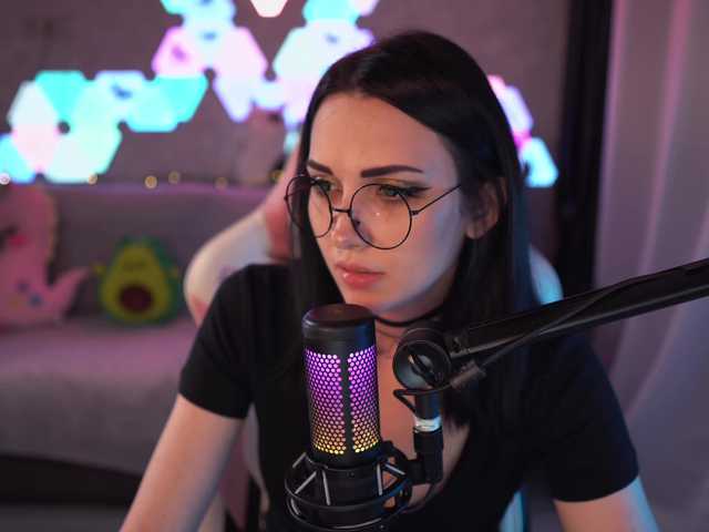 Live sex webcam photo for MalinaBo0m #271265064