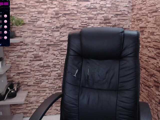 Live sex webcam photo for Lu-baby #271256194