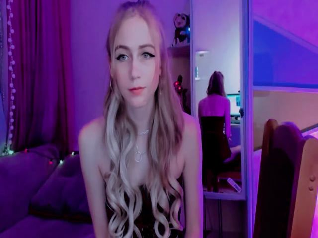 Live sex webcam photo for ScarletAmber #271257553