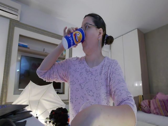 Live sex webcam photo for ILoveToFeelU #271256760