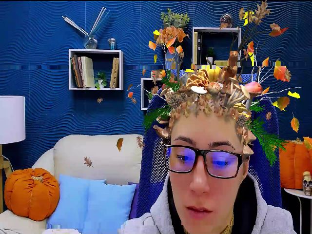 Live sex webcam photo for amyjune01 #271264574