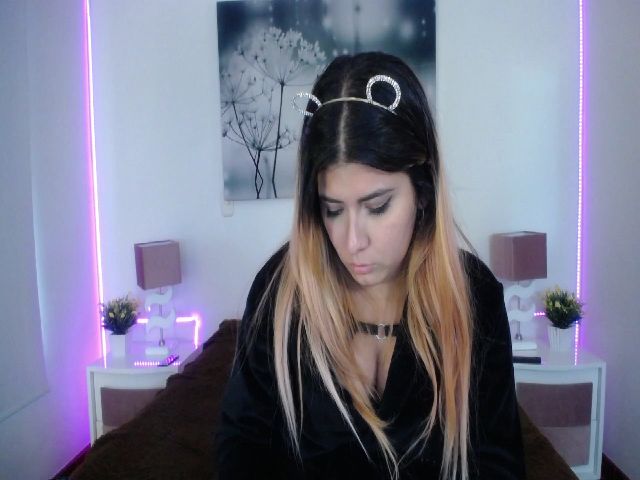 Live sex webcam photo for NicolSaenz #271266581