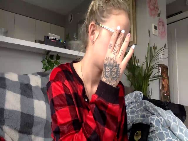 Live sex webcam photo for DaniiAngel #271267444