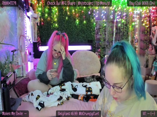 Live sex webcam photo for MsGrumpyCunt #271256403