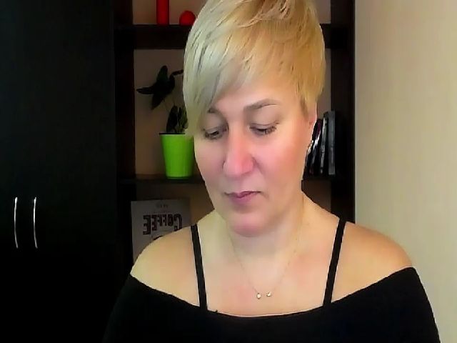 Live sex webcam photo for KailyMey #271263282