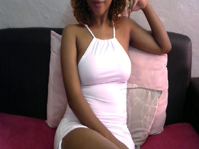 Live sex webcam photo for Sexyliciousex #271259688