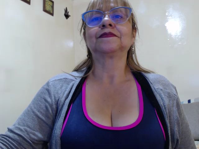 Live sex webcam photo for Tatixxx_ #271268981