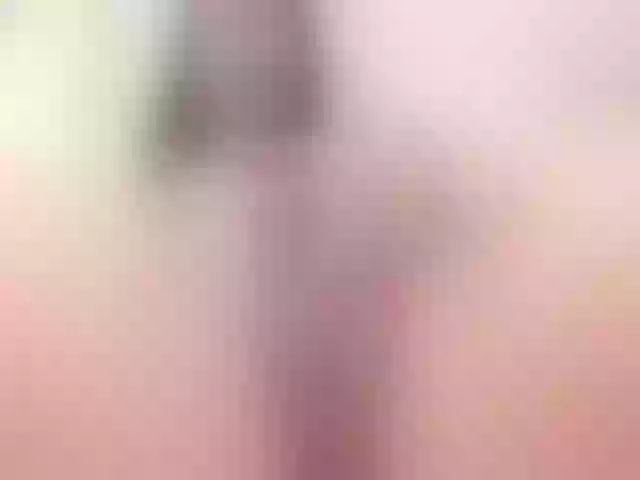 Live sex webcam photo for KatieNolan #271265260