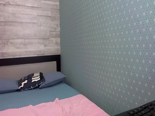 Live sex webcam photo for HugeBoobsErin #271258216