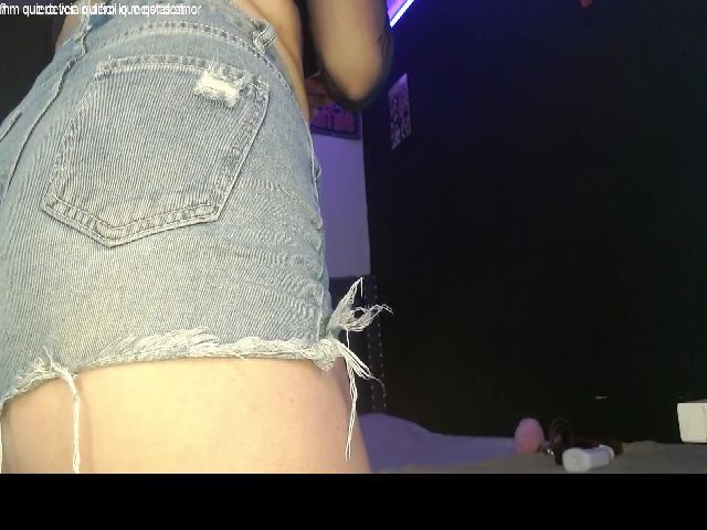 Live sex webcam photo for Annie777 #271263399