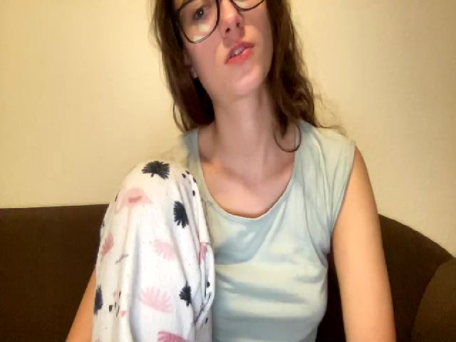 Live sex webcam photo for Kriss1924 #271268088