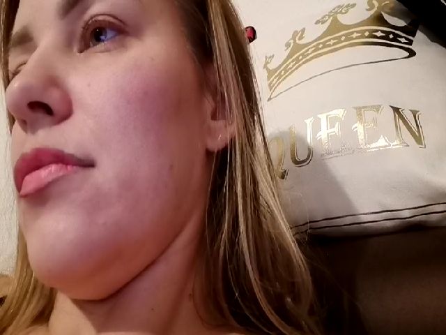 Live sex webcam photo for AnnaDiamond1 #287889210