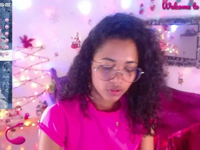 Live sex webcam photo for Anniemiss #271265986