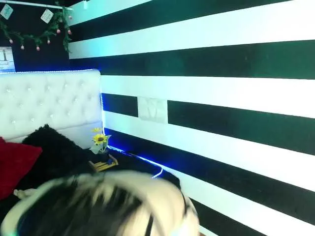 Live sex webcam photo for Helen-Klaus #271262410