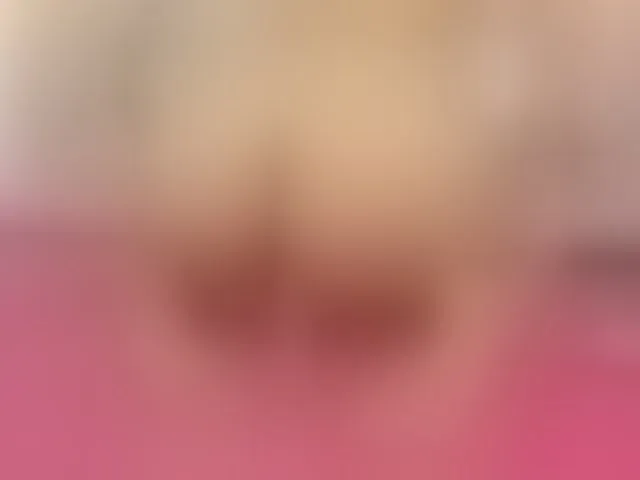 Live sex webcam photo for Mia-Spencer #271255428