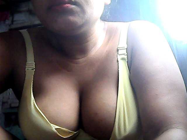 Live sex webcam photo for flirtybabe69 #271262196