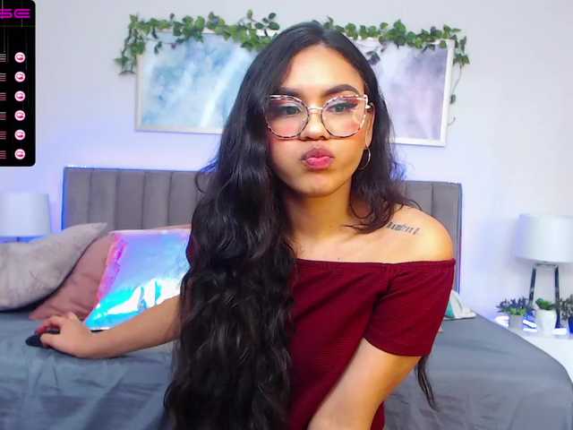 Live sex webcam photo for TashaRay #271255797