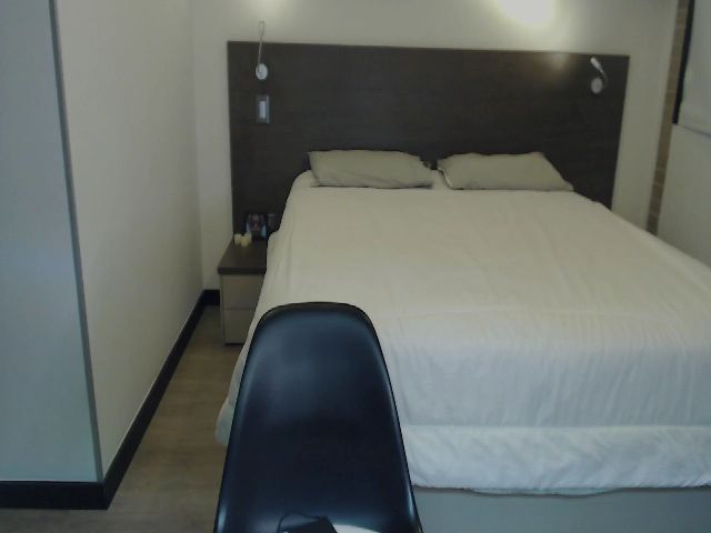 Live sex webcam photo for Jesrabit2 #271258137