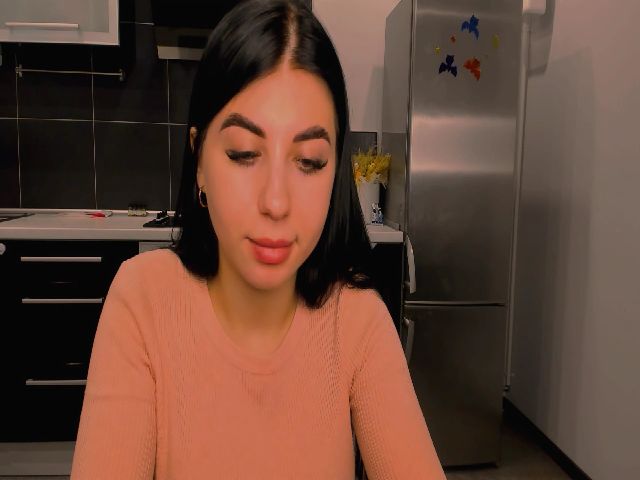 Live sex webcam photo for Ellen_Loti #271263324