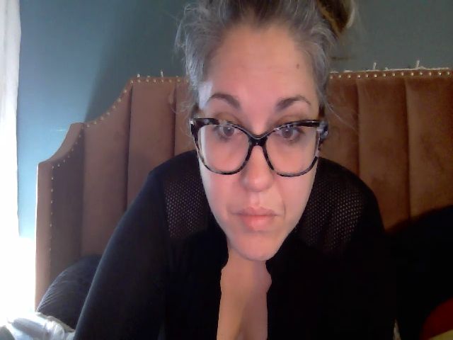 Live sex webcam photo for Laural55 #271263229