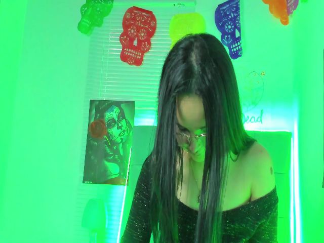Live sex webcam photo for ViperMariam #271267563